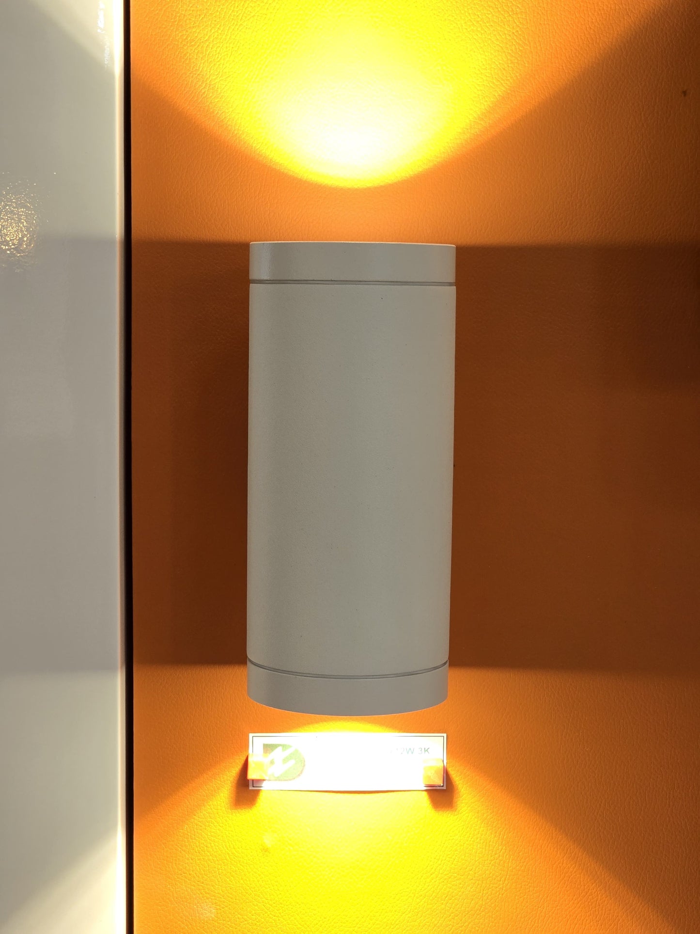 LX/114050 | مصباح لوماكس LED للأعلى والأسفل، 2*12 واط - 3K