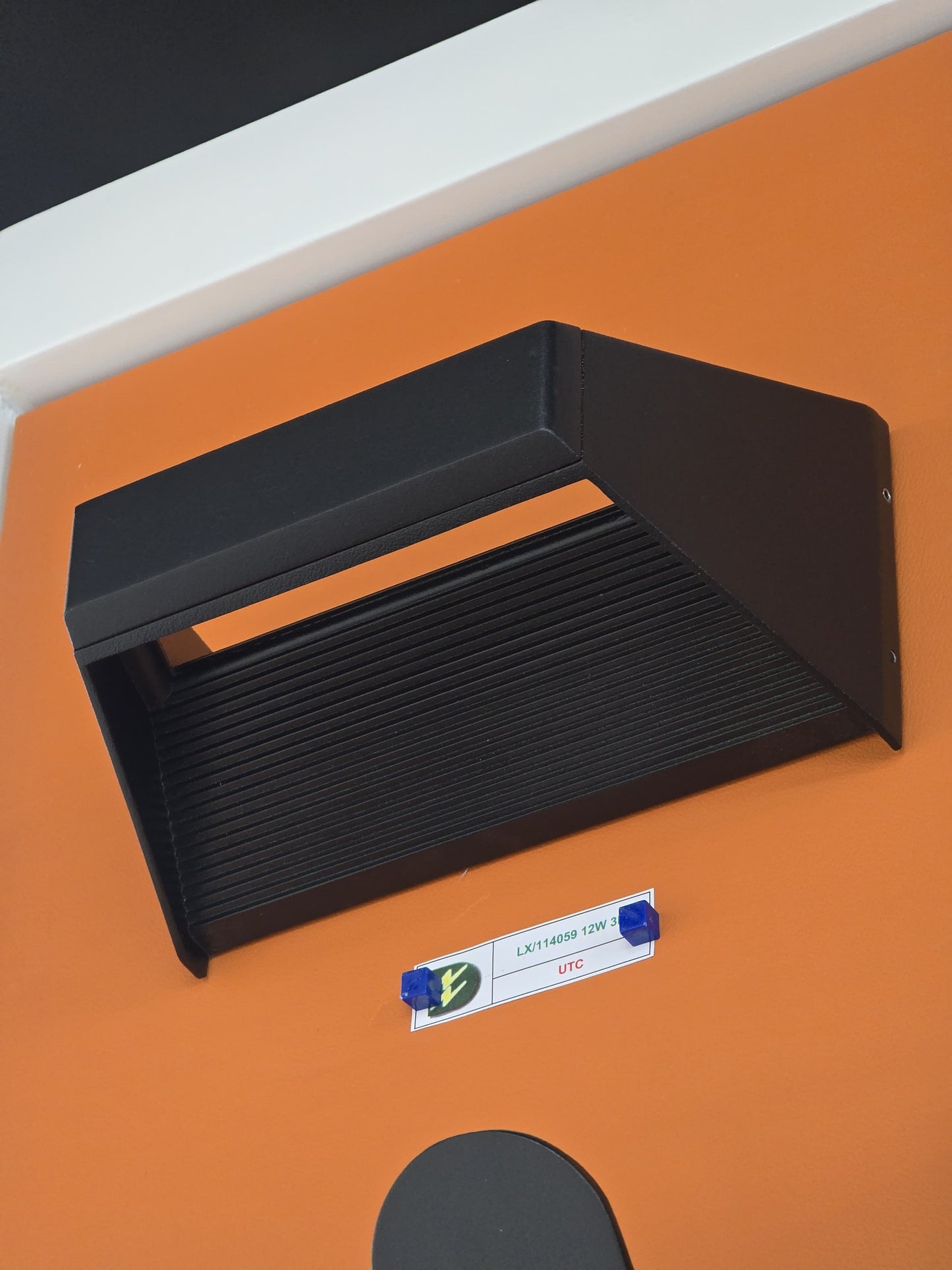 LX/114059 | LUMAX UP & DOWN LIGHT IP65 LED 12W - 3K MATT BLACK