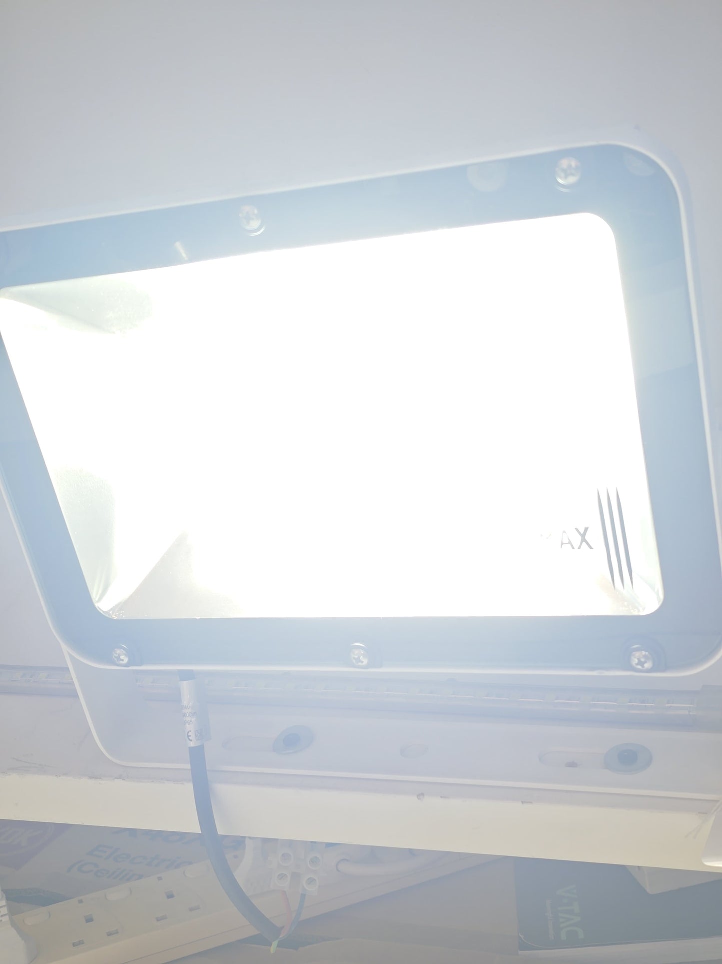 LX/113858 | LUMAX FLOOD LIGHT SMD LED 100W - WHITE