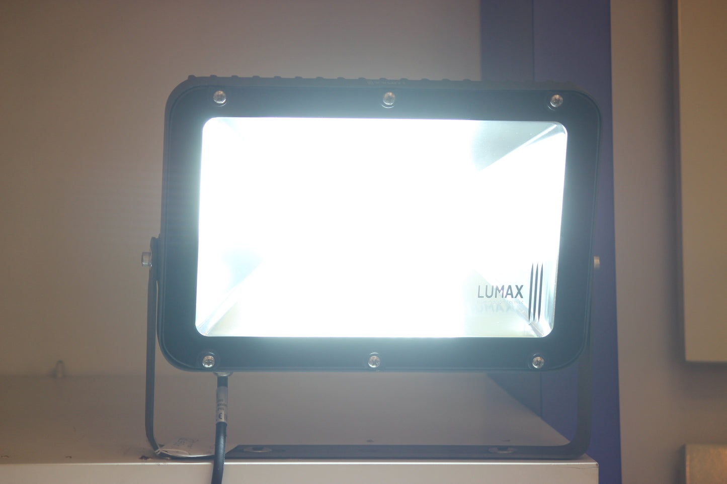 LX/112350 | LUMAX FLOOD LIGHT SMD LED 100W 6000K - SAND GREY